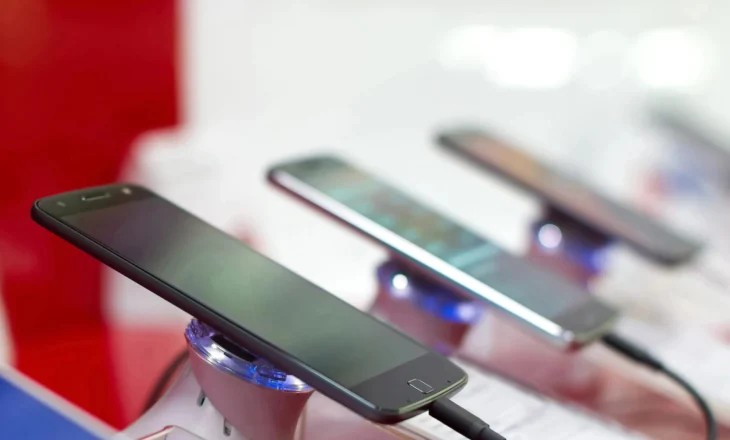 Counterpoint Research ul rritjen e dërgesave globale të smartphone-ve në vitin 2025