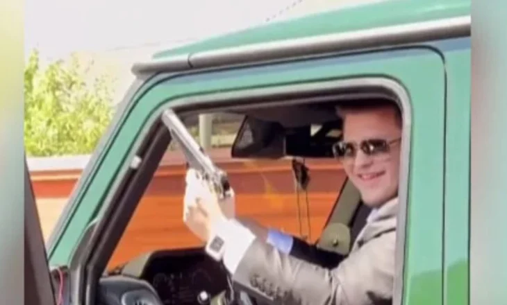 Dasma ‘e shfrenuar’ në luks e djalit 17-vjeçar të liderit çeçen Kadyrov, ora me diamante dhe “Benzi” i limituar
