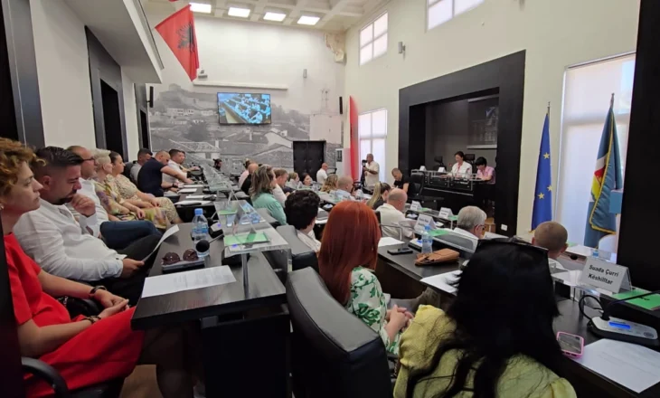 Debat për buxhetin në Durrës, opozita: S’ka transparencë, nuk është përdorur 30% e buxhetit të vitit 2024