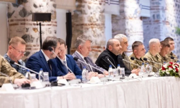 Delegacioni ukrainas mbërrin në Stamboll, takimi i parë me rusët