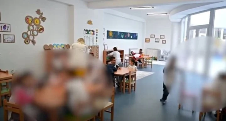 Denoncim/ Skandali me infektimin e fëmijëve me salmonelë, Bashkia Gramsh nuk mban përgjegjësi, ja si kompania…