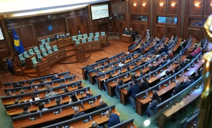 Deputetët s’e konstituojnë Kuvendin as pas 33 tentimesh