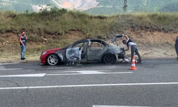 Digjet makina në Bulqizë, shpëton shoferi dhe pasagjerët