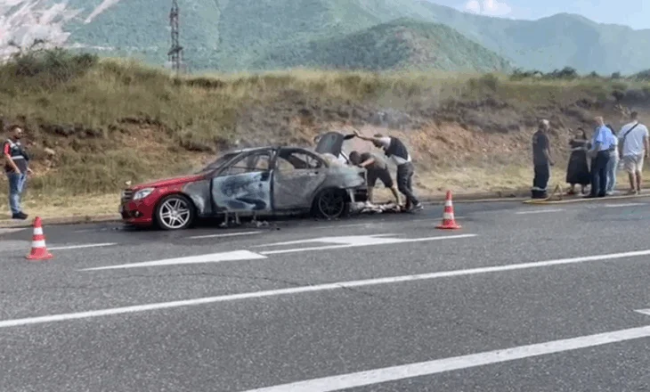 Digjet makina në rrugën e Arbrit, shpëtojnë personat që ndodheshin brenda
