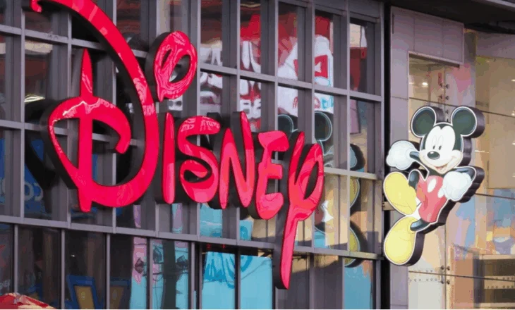 Disney pushon nga puna qindra punonjës