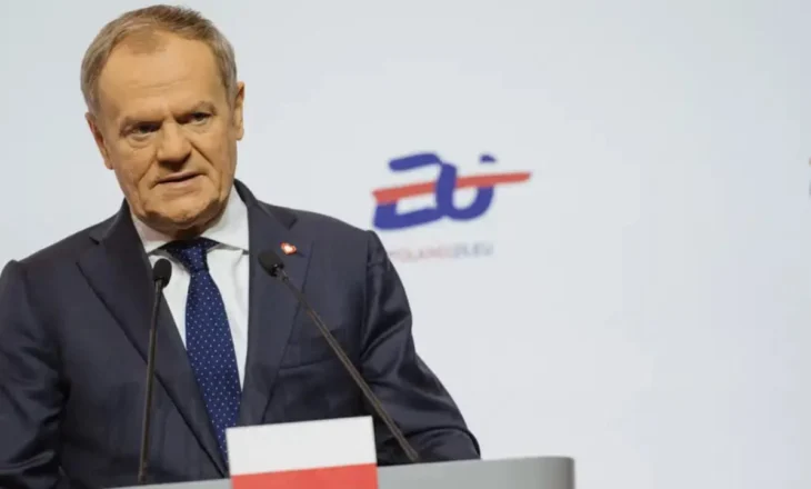 Ditë të vështira për kryeministrin polak, Donald Tusk/ Analiza e DW: A po lëkundet aleanca e tij trepartiake?