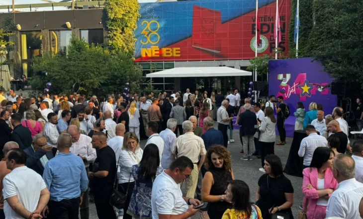 Ditëlindja e 34-t e PS/ Çfarë nuk u pa në festën e socialistëve. Nga senatorët Ruçi e Dade te “e preferuara” e Berishës, Sara Mila