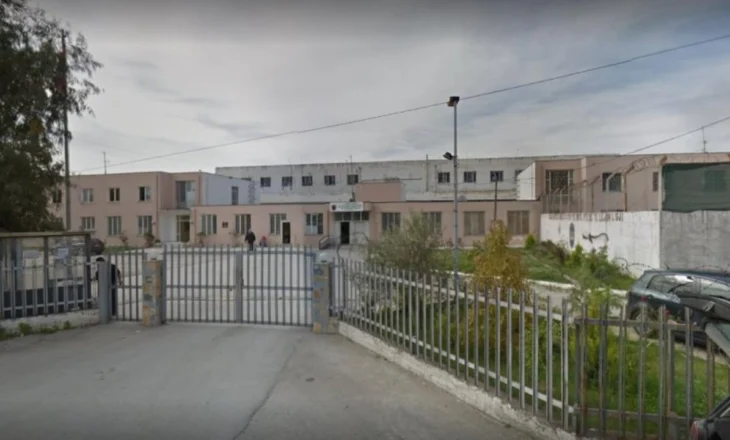 “Do ta nxij jetën po s’më dhe 3 mijë euro”, efektivi i burgut kërcënon dhe shantazhon të dënuarin! Zbulohet letra që ‘e dogji’
