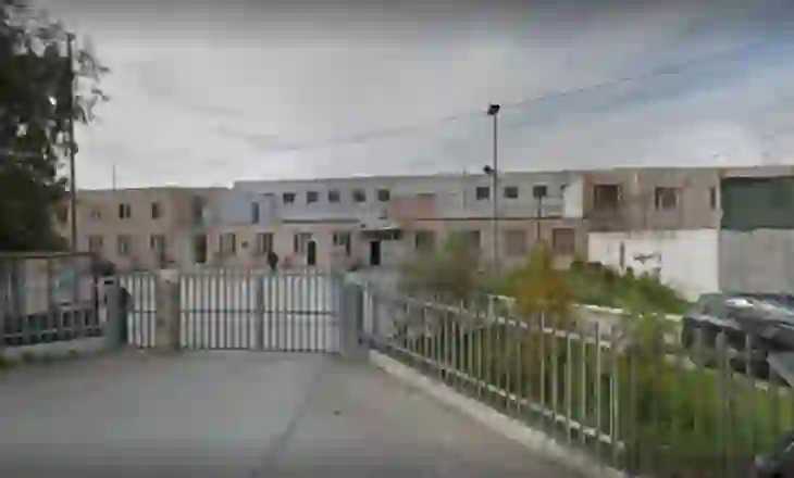 “Do ta nxij jetën po s’më dhe 3 mijë euro”, polici shantazhon të dënuarin! Zbulohet letra që ‘e dogji’