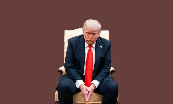 Donald Trump i vetmuar përballë një udhëkryqi historik