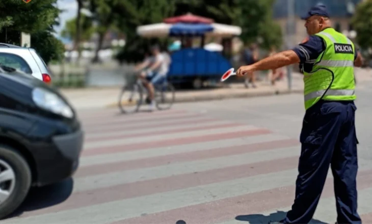 Drejtonin mjete motorike pa patentë, procedohen penalisht 2 të rinj, një 33- vjeçare përplaset nga një motor