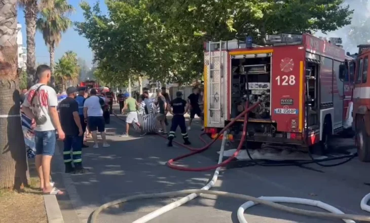 Durrës/ Zjarri masiv në tregun ambulant në plazh, flakët përfshijnë dyqanet me struktura llamarine