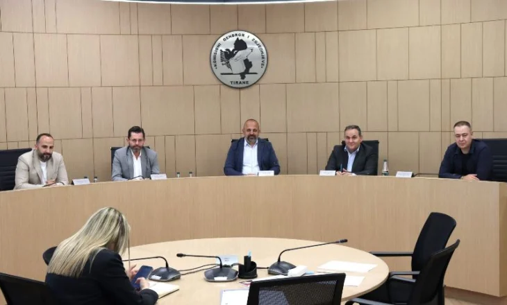 Dy anëtarët e PD në KAS vendosin rinumërimin e votave/ Pas Tiranës, edhe qarku i Fierit