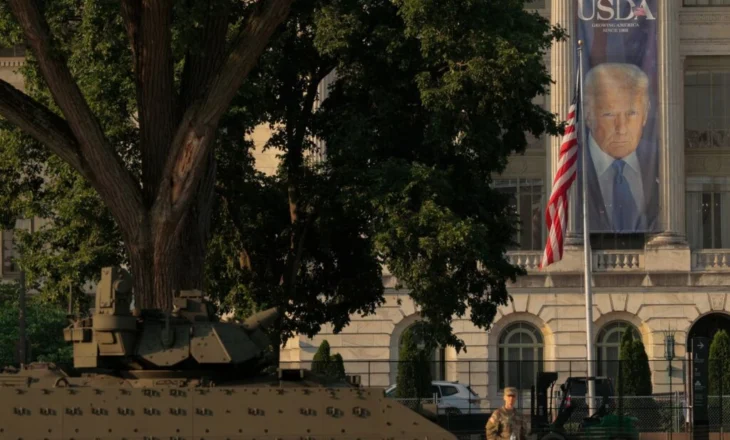 Dy gëzime në një ditë! Në Washington do zbarkojnë tanket, ndërsa Trump feston 79-vjetorin