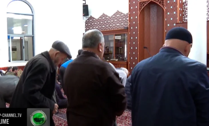 Dy orë leje për faljen e namazit, kërkohet pushim gjatë orarit të punës për besimtarët myslimanë