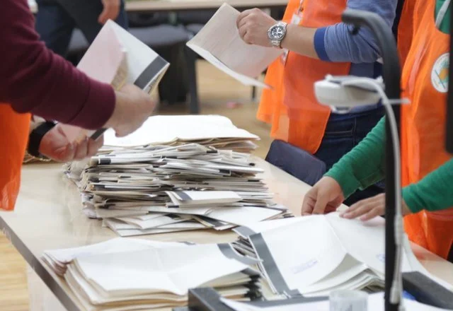 ‘Dyshime për parregullsi’, Partia e Lirisë kërkon rinumërim të votave në Bashkinë Kavajë