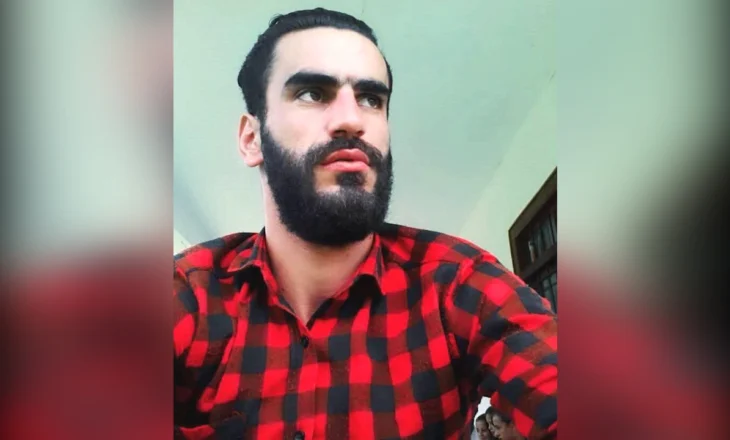 Dyshohet se vrau kushëririn e tij në Klos, 32-vjeçari “kyç” gojën, Gjykata e lë në burg