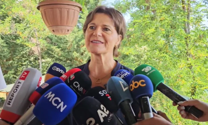“E mbështesim integrimin e Shqipërisë në BE”, ambasadorja e Zvicrës nga Lini: Ka potencial të madh turizmi