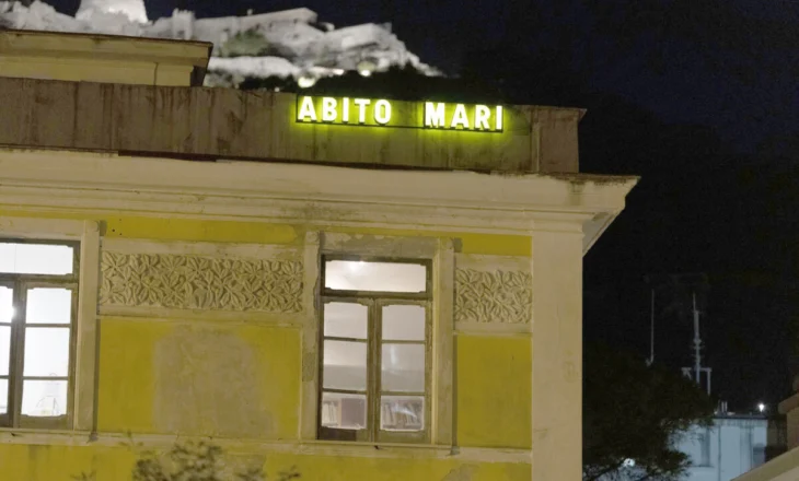 Ekspozita “Abito Mari”, si një udhëtim artistik dhe reflektues mbi peizazhin bashkëkohor të rajonit të Mesdheut