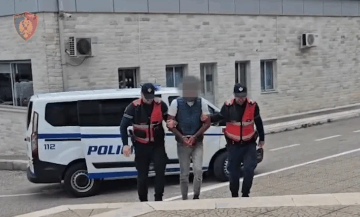 EMRI/ Kapet në Tepelenë i kërkuari nga Kosova për drogë dhe armëmbajtje pa leje, pritet ekstradimi i 37-vjeçarit