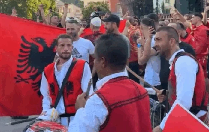 Epike/ Po i binte daulles në qendër të Tiranës dhe më pas shan Serbinë nga motra, nuk ndalen shqipet