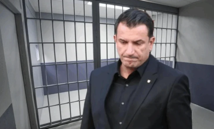 Erion Veliaj vijon mesazhet e “koduara” nga TikTok: Ata që më arrestuan më poshtëruan, po karma gjithmonë gjen rrugën