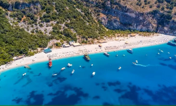 Express:Riviera Shqiptare magjepsëse,me plazhe të qeta e ushqim të përballueshëm