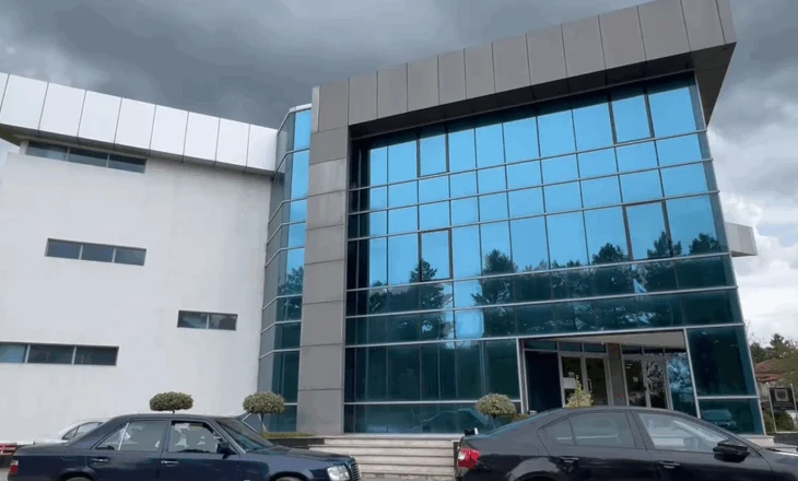 Favorizuan ndёrtuesit me taksa nё tё paktёn 20 raste, dy zyrtarё të Bashkisё Korçë akuzohen për shpërdorim detyre