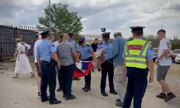 Festa e Vidovdanit, policia ndalon serbët të hyjnë me flamuj në Gazimestan