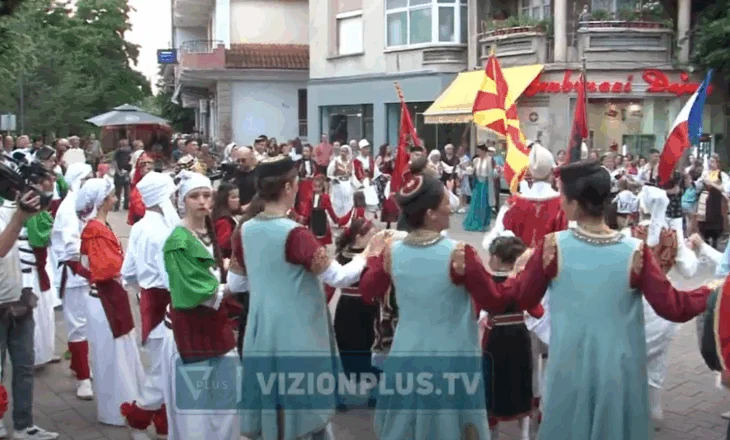 Festivali “Shpirti i Ballkanit”! Grupe nga vende të ndryshme performojnë vallet tradicionale