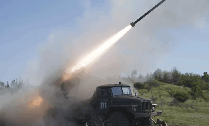 Forcat ruse përparojnë më thellë në rajonin ukrainas të Sumyt