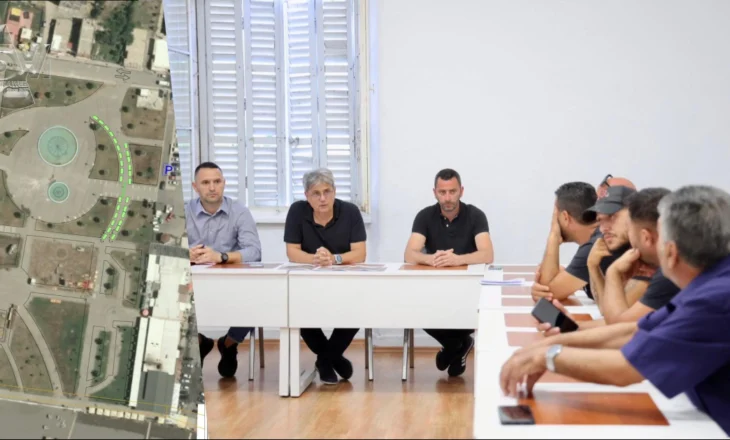 FOTO – Arrihet marrëveshja me tregtarët ambulantë në Velipojë, përcaktohet vendi ku do të qendrojnë…