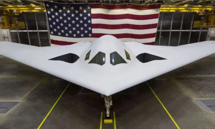 FOTO – Avionët B-21 Raider, lufta dhe jeta e pilotëve ndryshon me gjeneratën e re të bombarduesve amerikanë