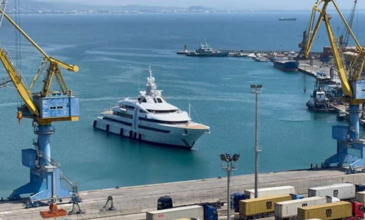 FOTO / Jahti i miliarderit gjerman Reinhold Würth ankorohet në Portin e Durrësit
