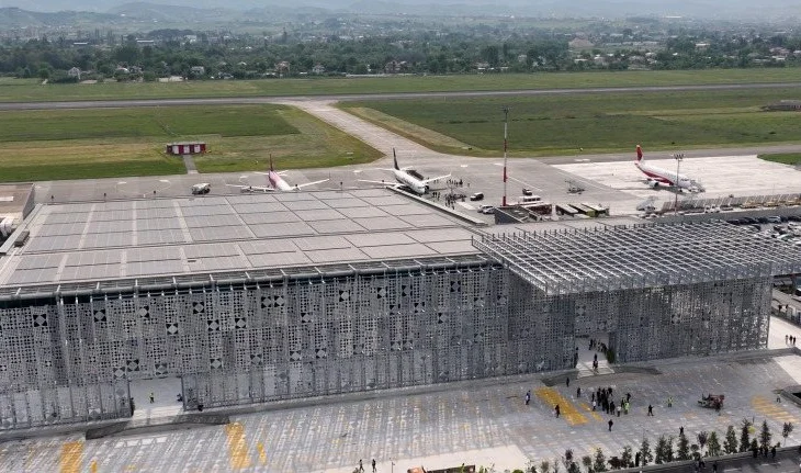 Gati 1 milion pasagjerë në qershor, shtohen fluturimet nga Rinasi