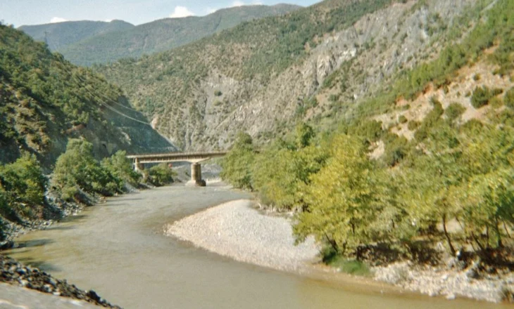 Gjendet një trup i pajetë në Shkumbin nga peshkatarët
