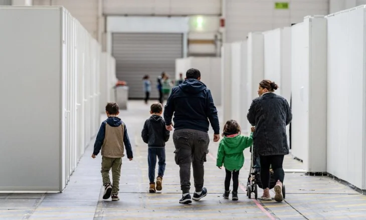 Gjermania pezullon bashkimet familjare