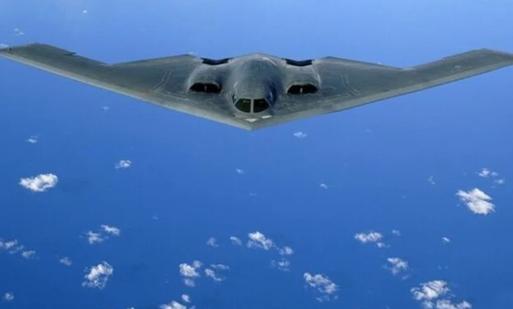 Goditja e centraleve bërthamore! Trump poston videon e avionëve B2: Bombardoni Iranin