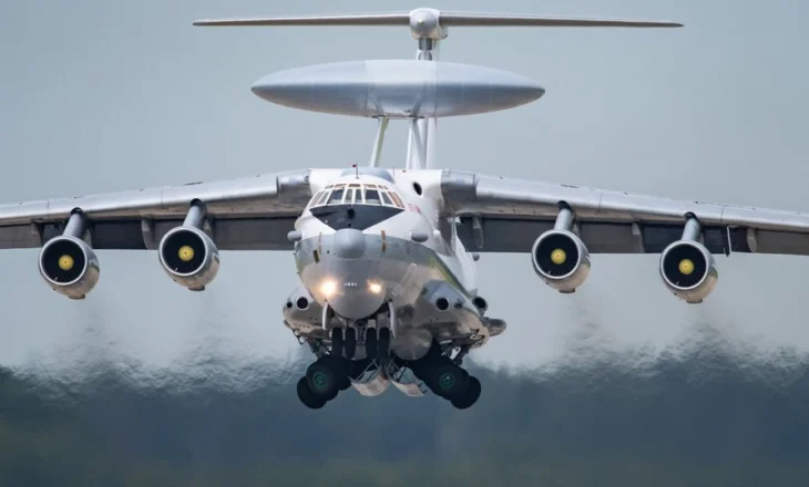 ‘Goditje në zemër të Rusisë’/ Ukrainasit rrëzojnë avionin spiun të Putinit
