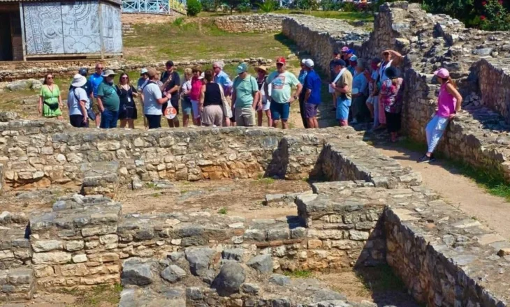 Gonxhja: Në Sinagogën Antike në Sarandë dhe Parkun Arkeologjik të Orikumit, turistët njihen me gjurmët e qytetërimeve të lashta