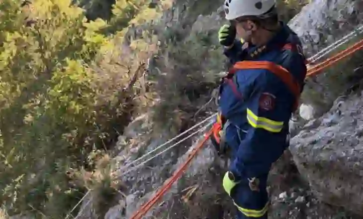 Greqi/ Bie nga lartësia në Korfuz, plagoset turisti