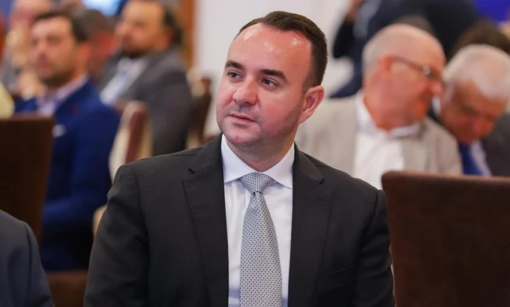 ‘Hajduti i lirë, denoncuesi në bankën e të akuzuarve’/ Balliu: Berisha guxoi të denoncojë aferat e Ramës