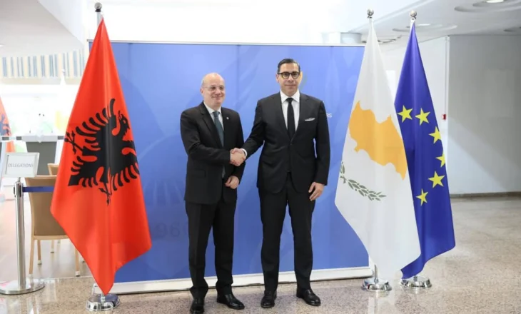 Hasani në vizitë zyrtare në Qipro: Koha për të intensifikuar dialogun politik dhe bashkëpunimin ekonomik