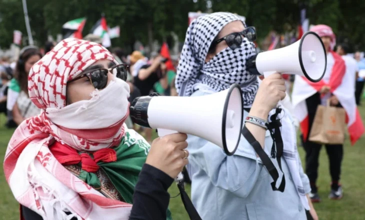 “Hesht kur fëmijët flenë, jo kur vdesin”/ Protesta masive në Holandë, dhjetëra mijëra qytetarë i drejtohen Hagës: Merrni masa kundër ‘gjenocidit’ të Izraelit në Gaza