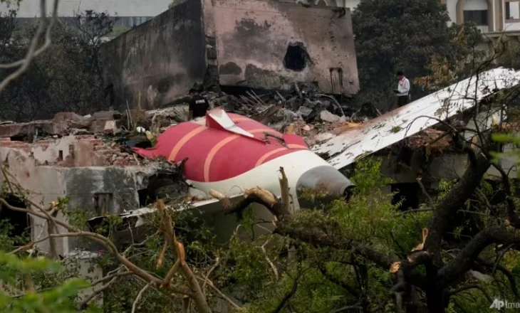 Hetimet për tragjedinë ajrore, ekspertë nga SHBA e Britania për të zbuluar shkakun e rrëzimit të avionit