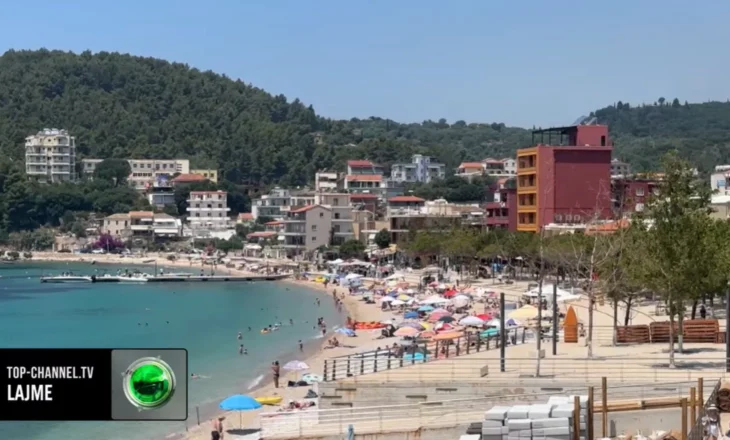 Himara është plot, qyteti i vogël po pret këtë sezon miliona pushues që vizitojnë Shqipërinë