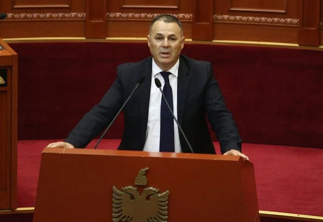 “Ia keni marrë frymën Tiranës”/ Dogjani akuzon: Shqipëria po boshatiset, ju i rrisni votat me ndihmën e krimit