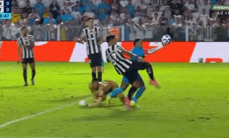 Imitimi i trashë: Neymar, si Maradona dekada më parë