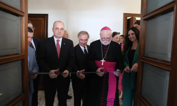 Inaugurohet selia e re e Ambasadës Shqiptare në Vatikan, ministri Hasani: Shtëpi e re e diplomacisë, në shërbim të urave për një botë më të paqtë e solidare!
