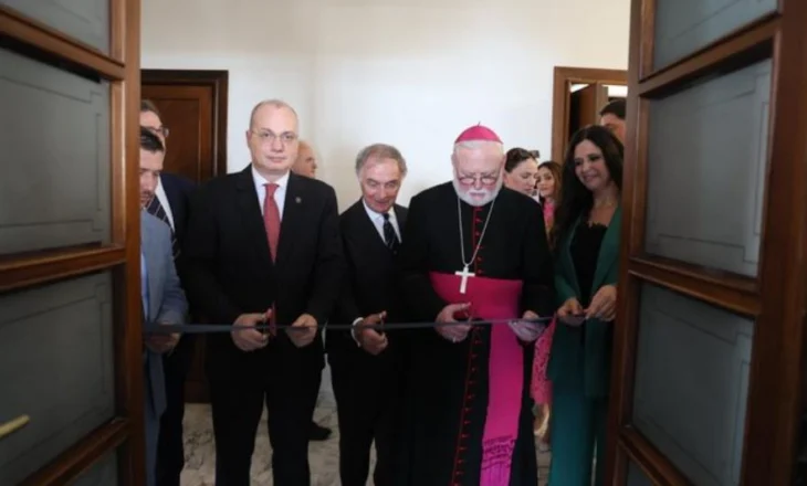 Inaugurohet selia e re e Ambasadës Shqiptare në Vatikan, ministri Hasani: Shtëpi e re e diplomacisë, në shërbim të…